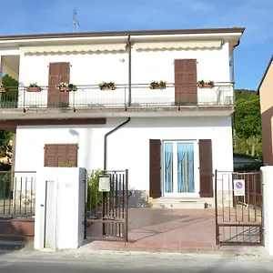  Ferienhaus La Perla Del Magra Holidays House